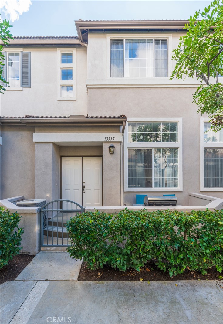 13535 Cobblestone Ln