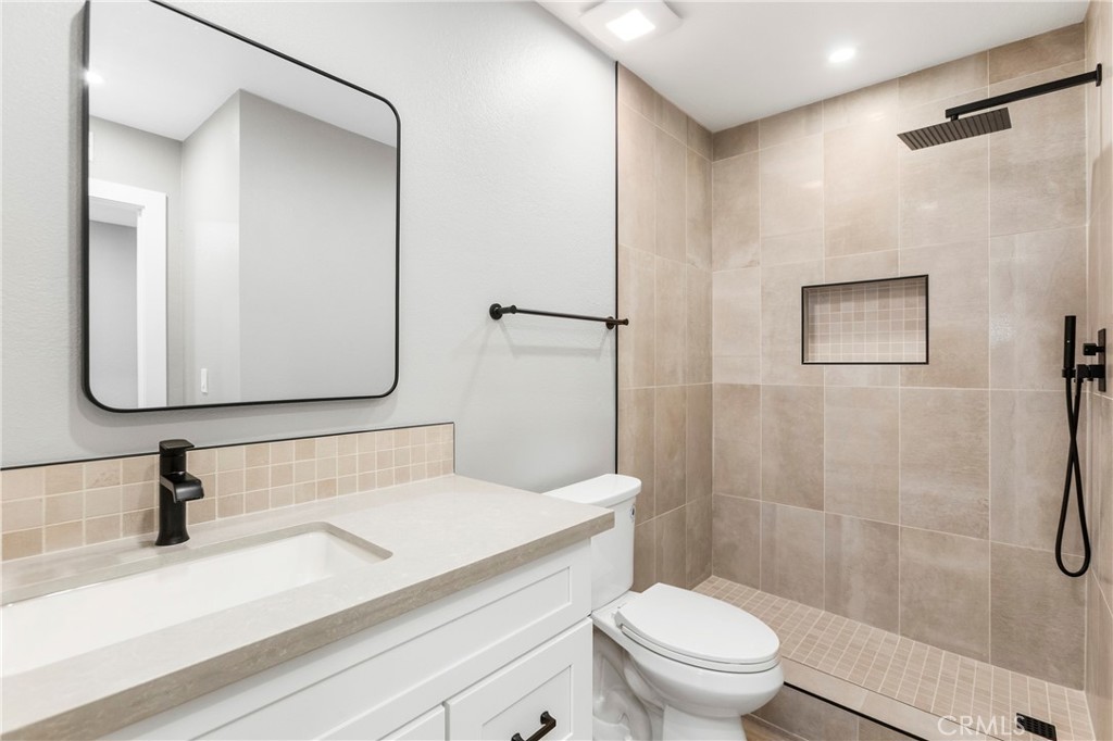 31377 Los Rios 64F
