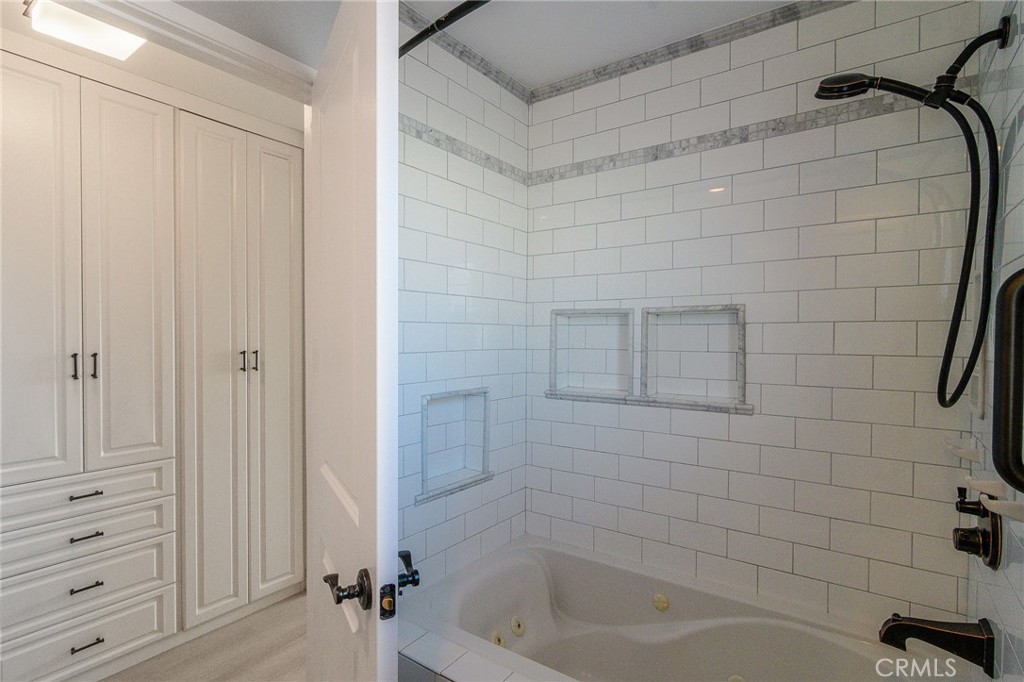 7802 Bayport Drive 28