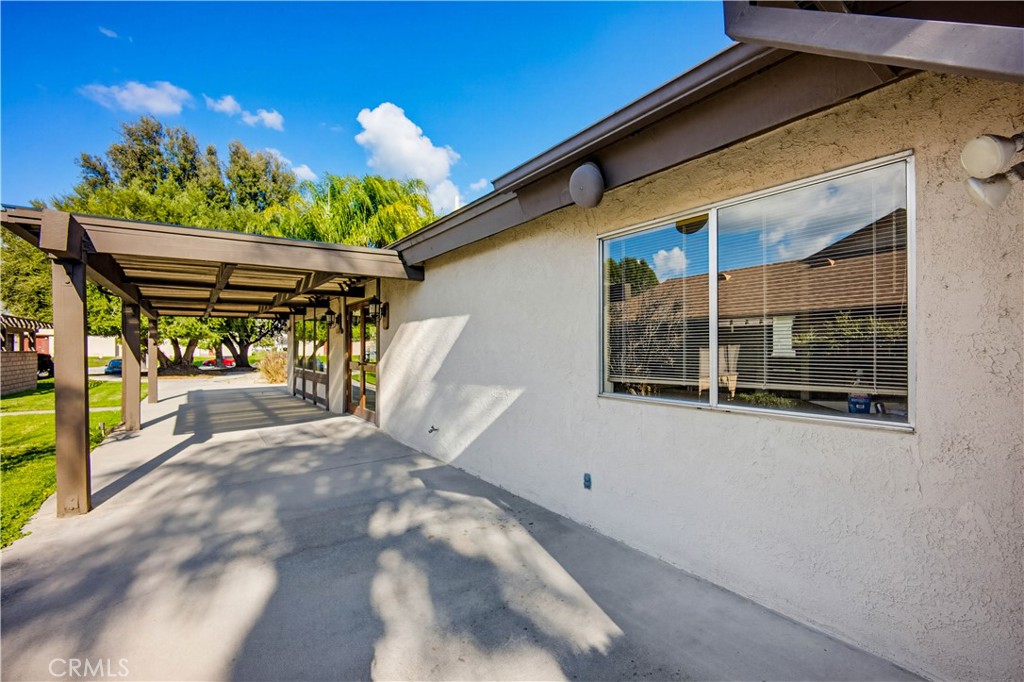 643 W Villa Chaparral