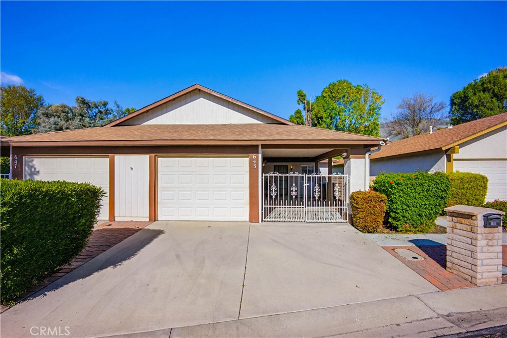 643 W Villa Chaparral