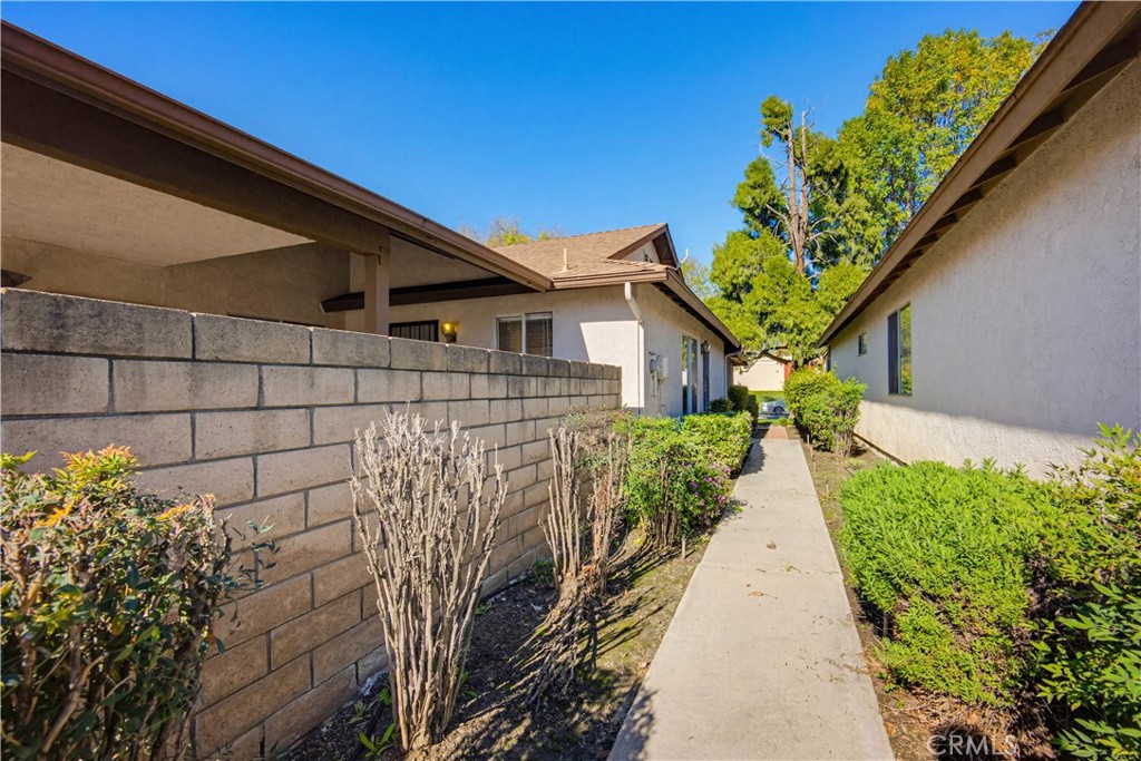 643 W Villa Chaparral