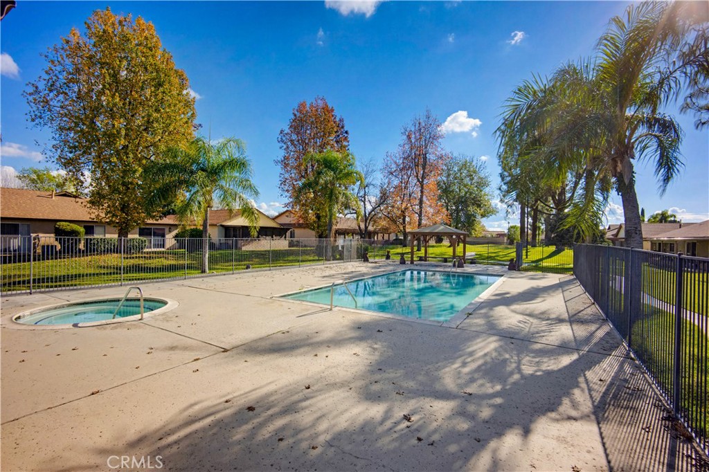 643 W Villa Chaparral