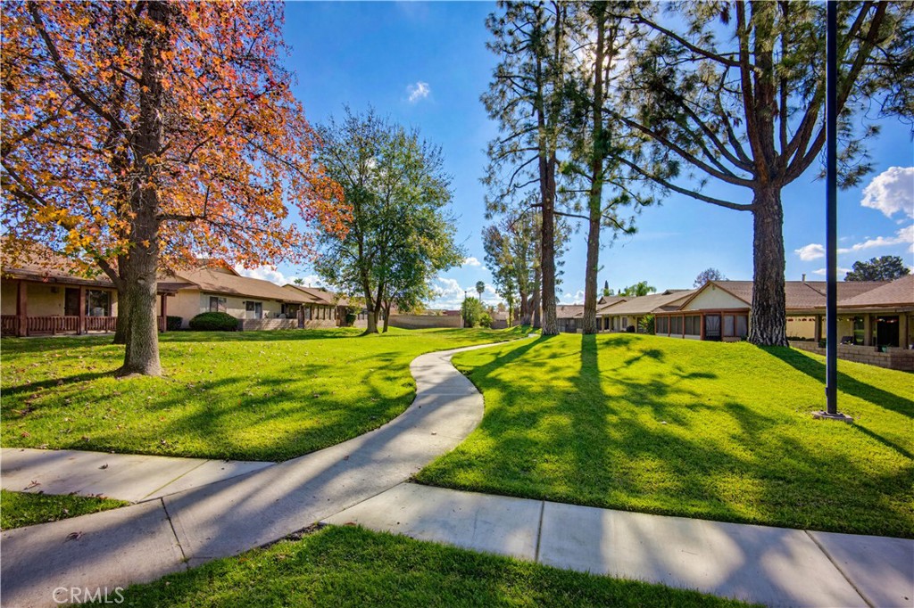 643 W Villa Chaparral