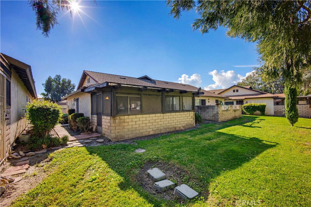 643 W Villa Chaparral