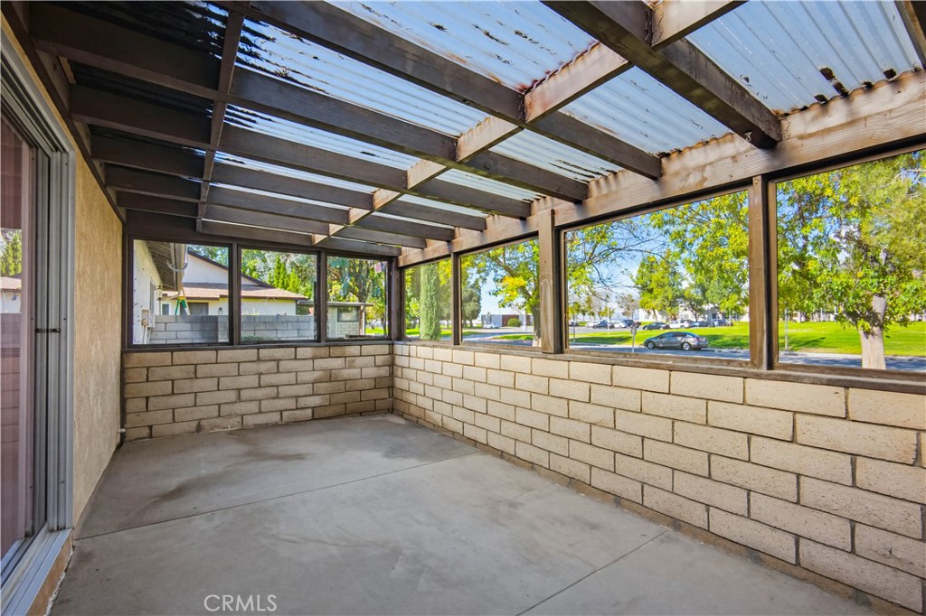 643 W Villa Chaparral
