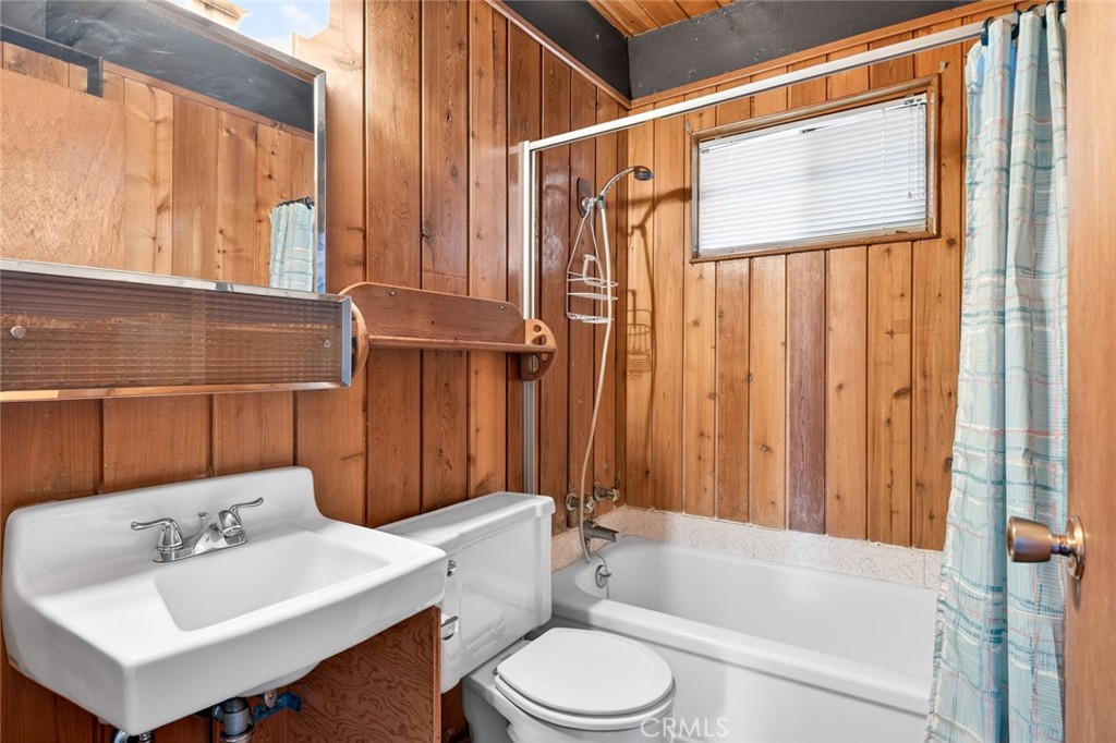 845 Villa Grove