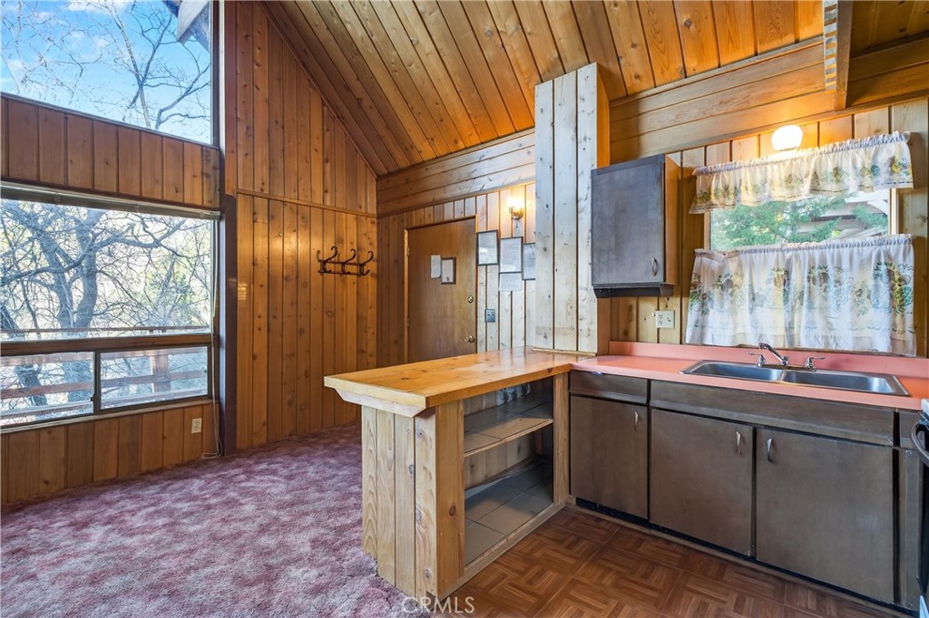 845 Villa Grove