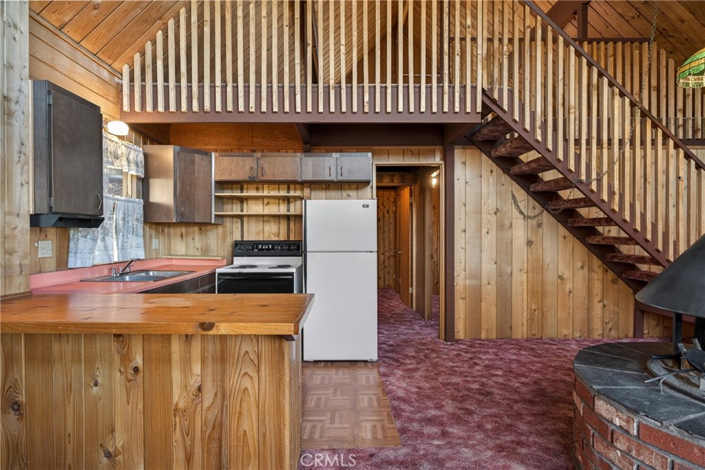 845 Villa Grove