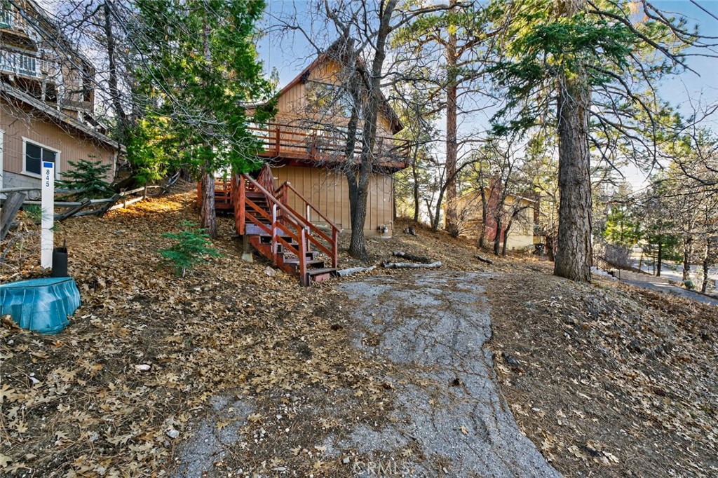 845 Villa Grove
