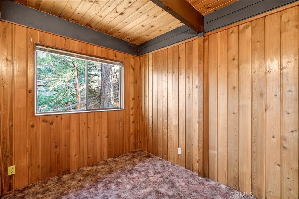 845 Villa Grove
