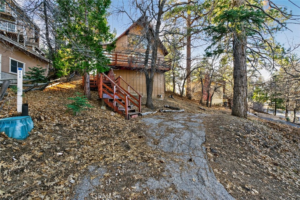 845 Villa Grove