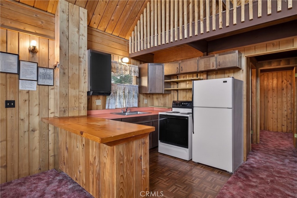 845 Villa Grove