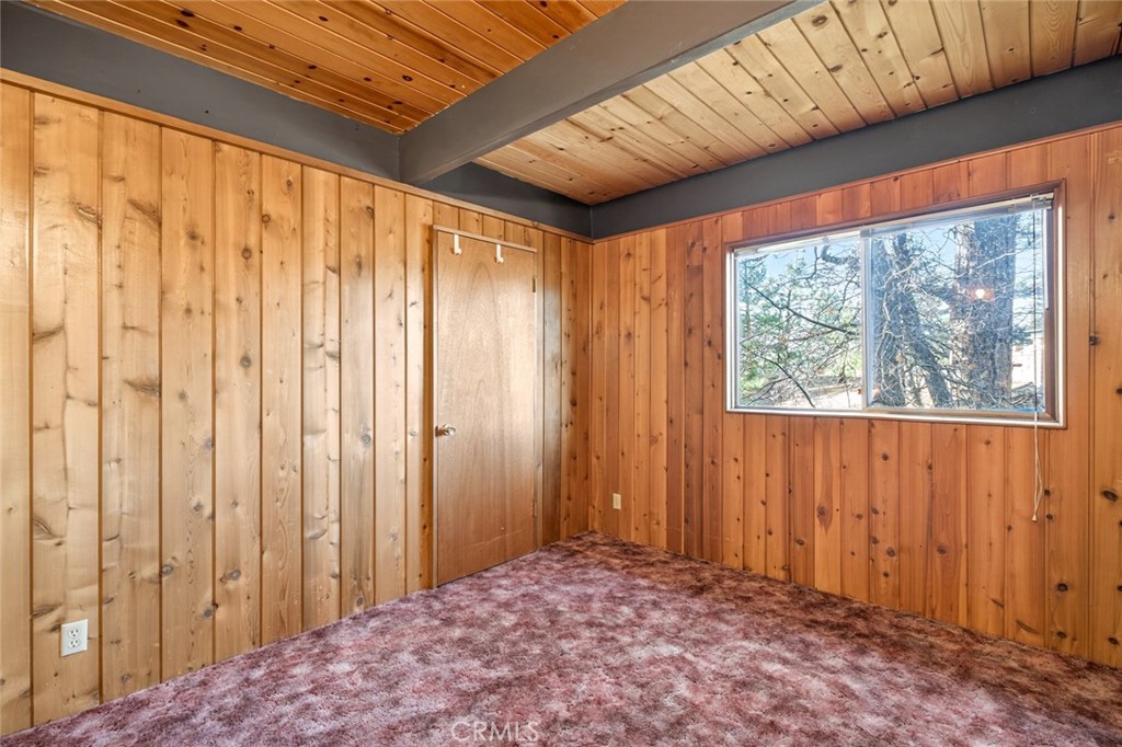 845 Villa Grove