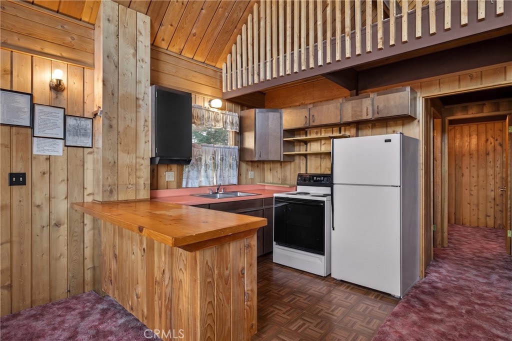 845 Villa Grove