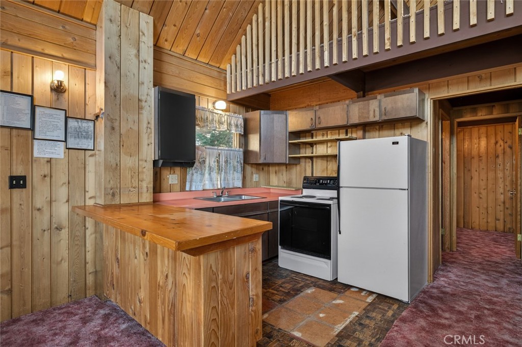 845 Villa Grove