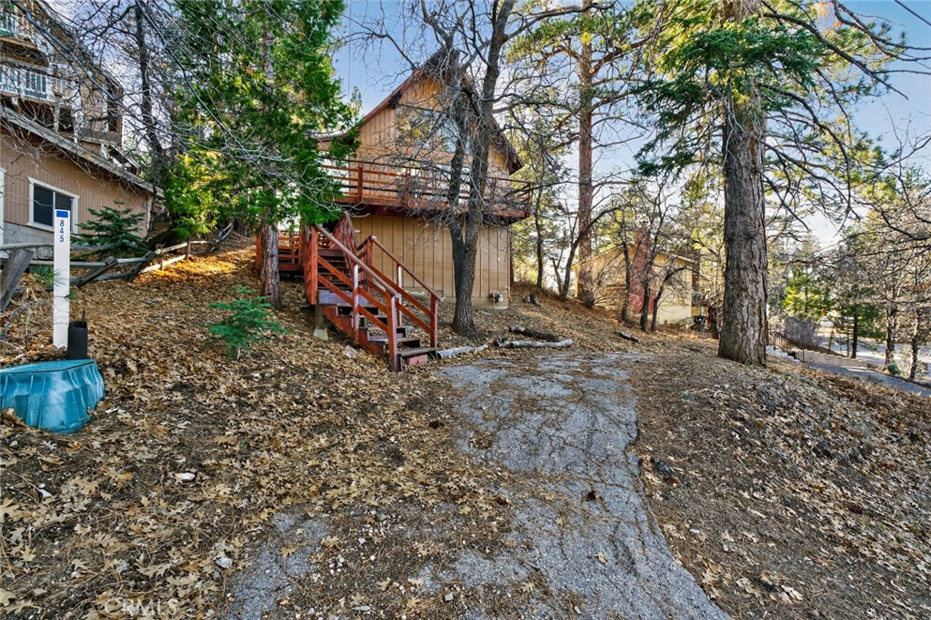 845 Villa Grove