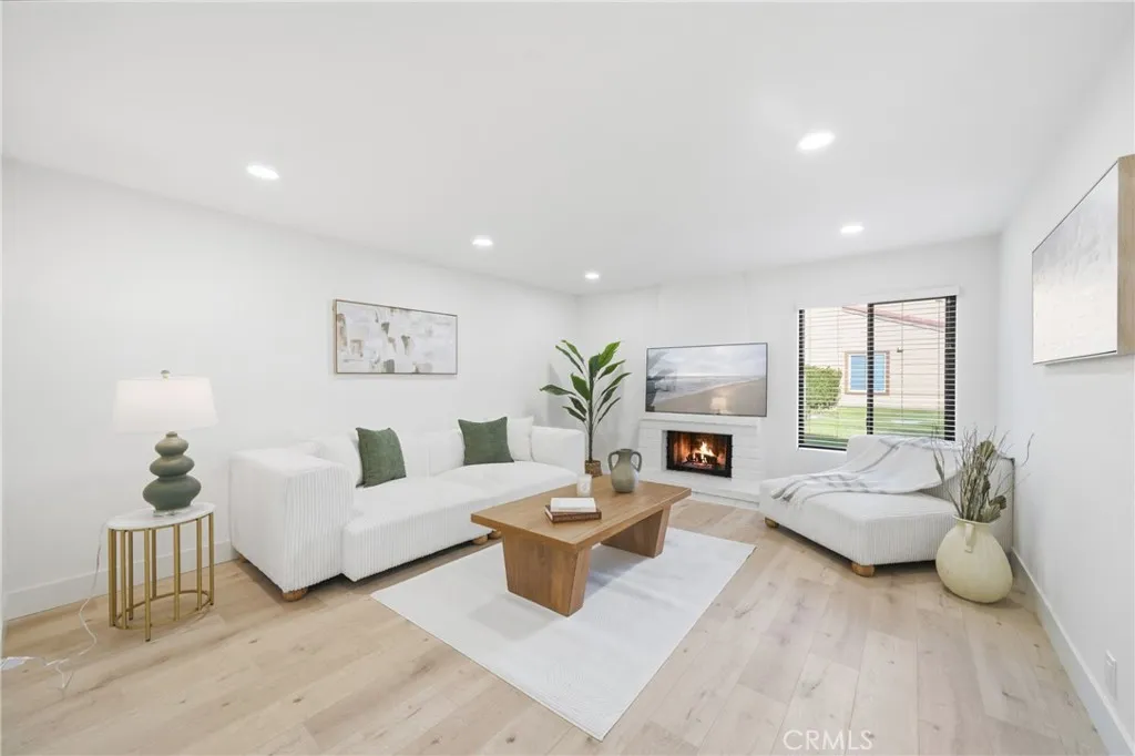 2714 Via Colina Unit 12