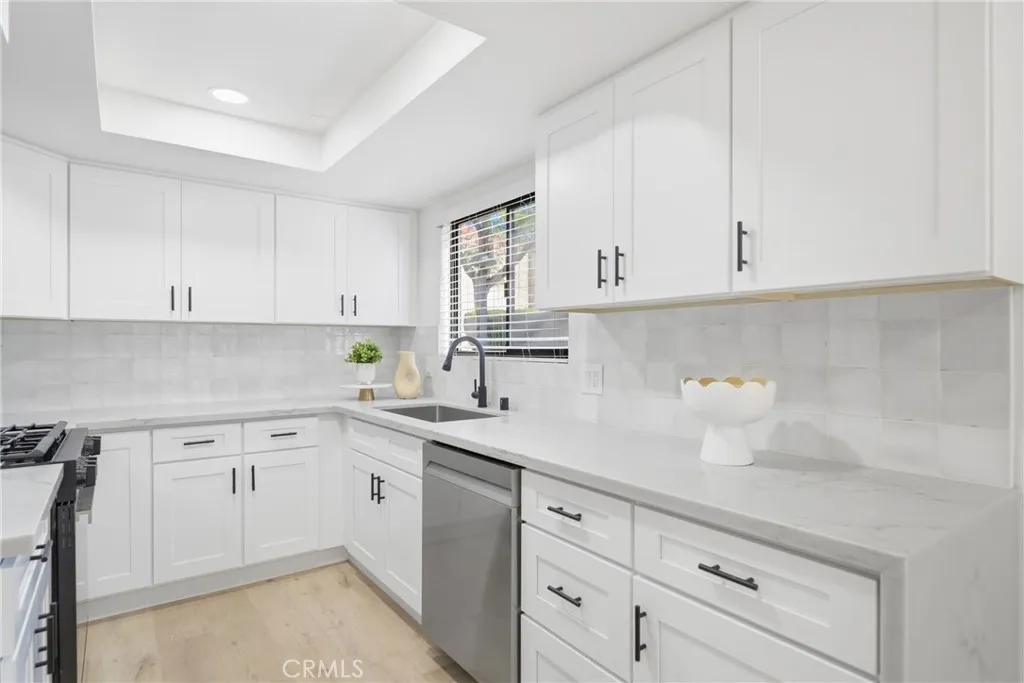 2714 Via Colina Unit 12