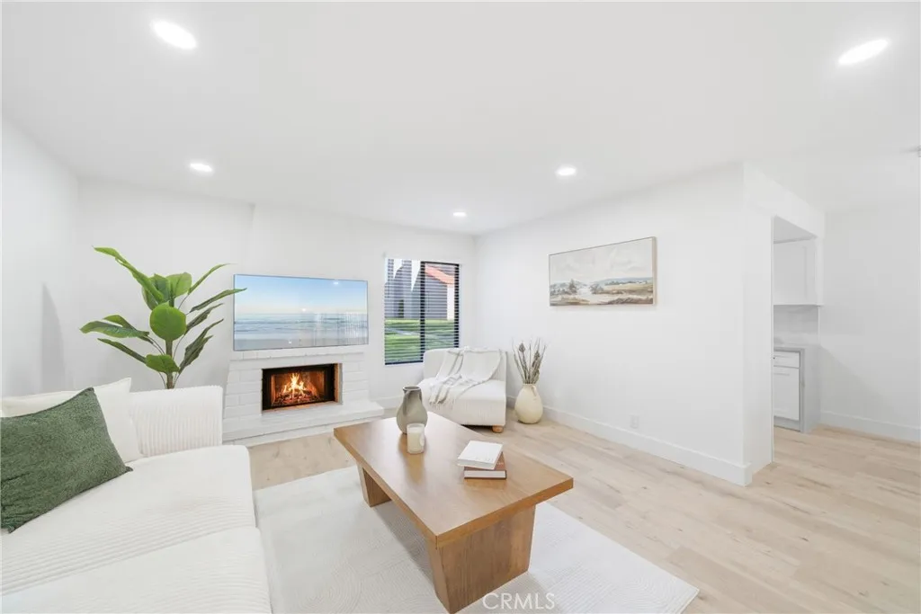 2714 Via Colina Unit 12