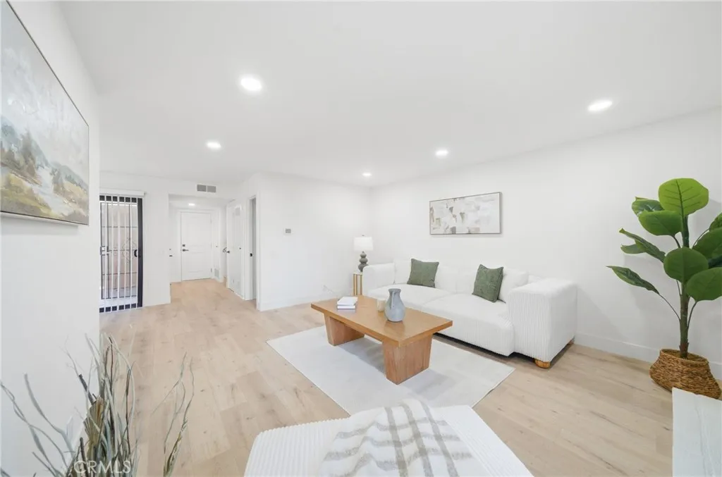 2714 Via Colina Unit 12