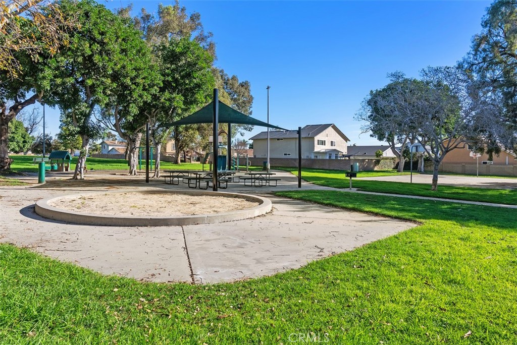 5971 Paradise Circle