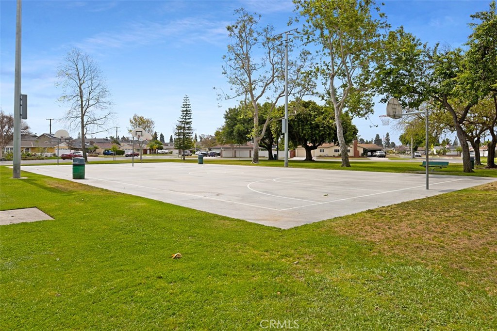 5971 Paradise Circle