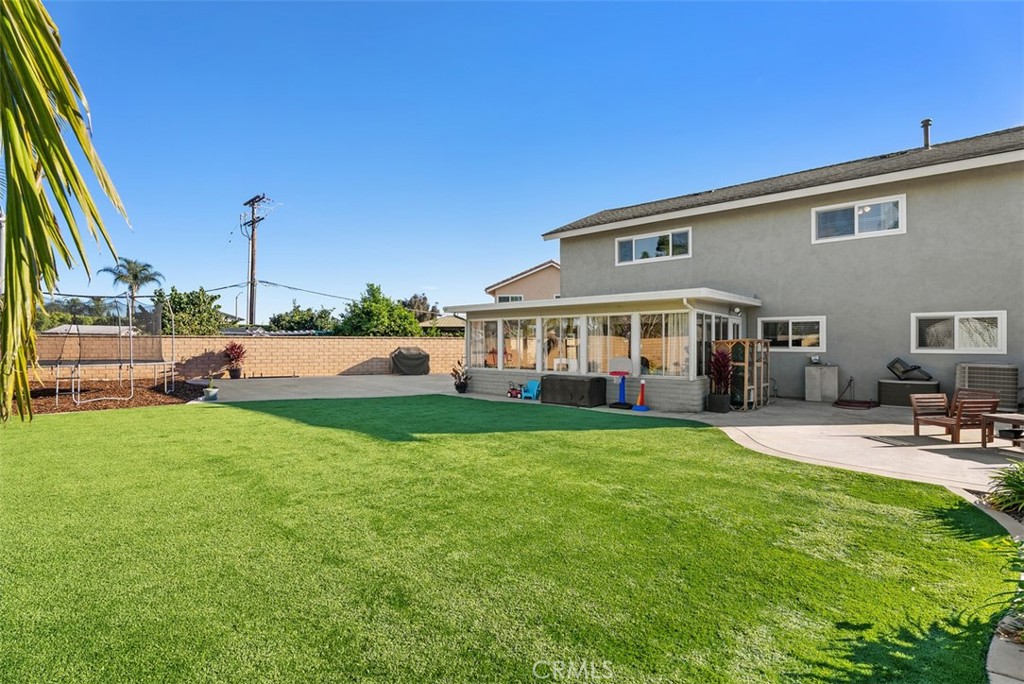 5971 Paradise Circle