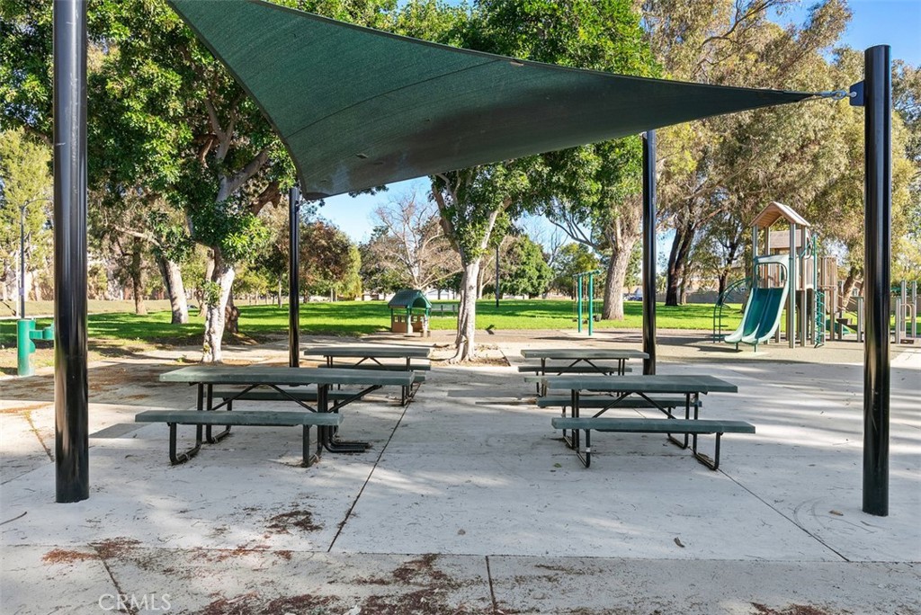 5971 Paradise Circle