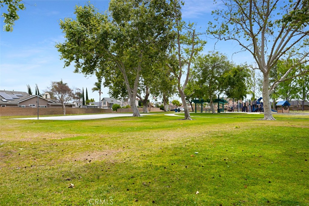 5971 Paradise Circle