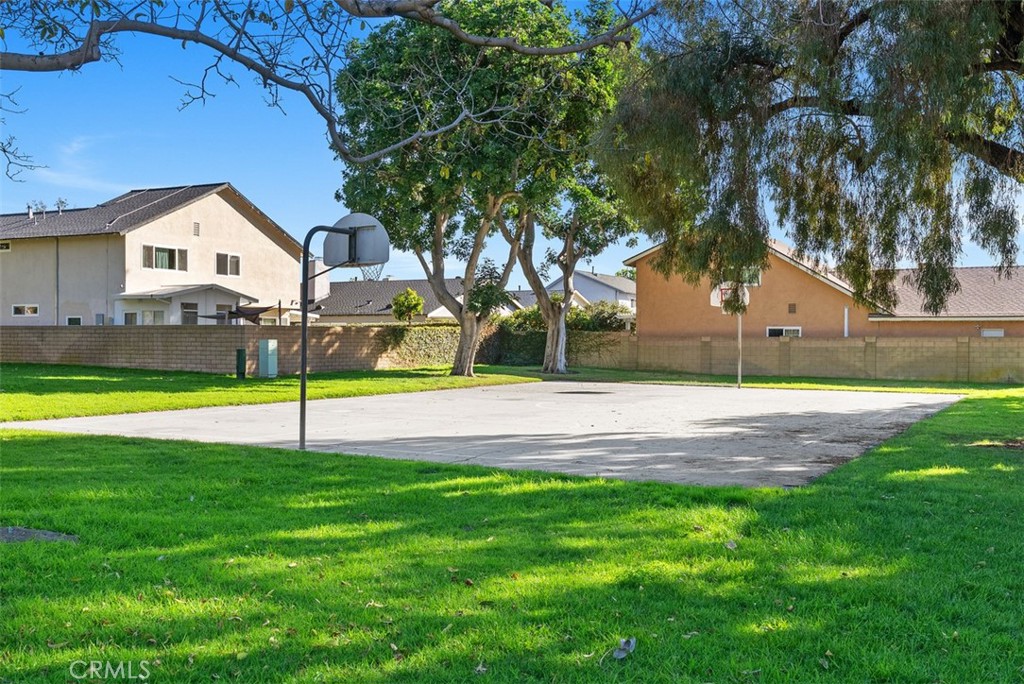 5971 Paradise Circle