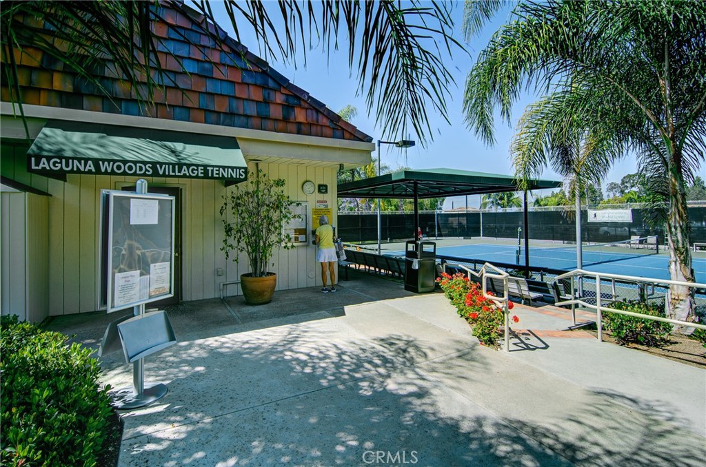 2139 Ronda Granada B