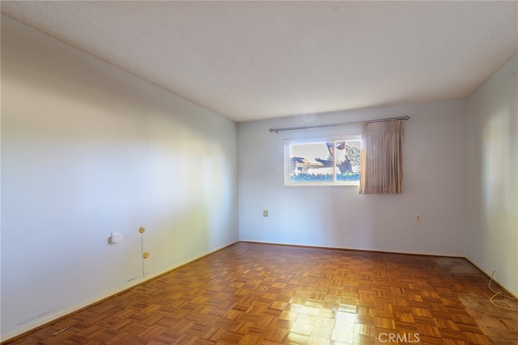 2139 Ronda Granada B