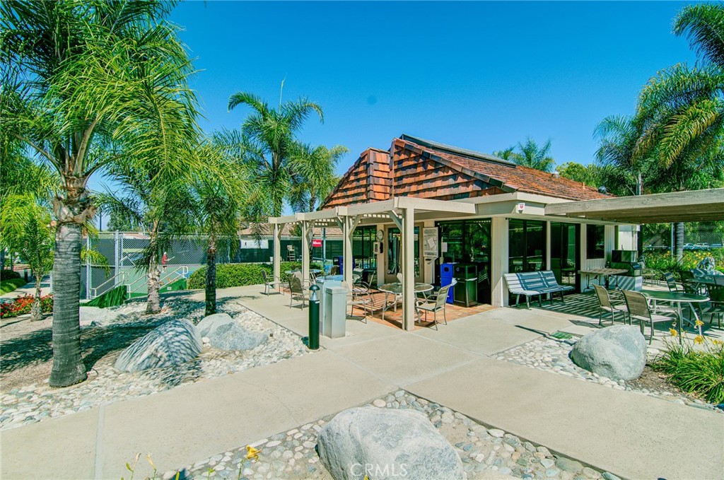 2139 Ronda Granada B