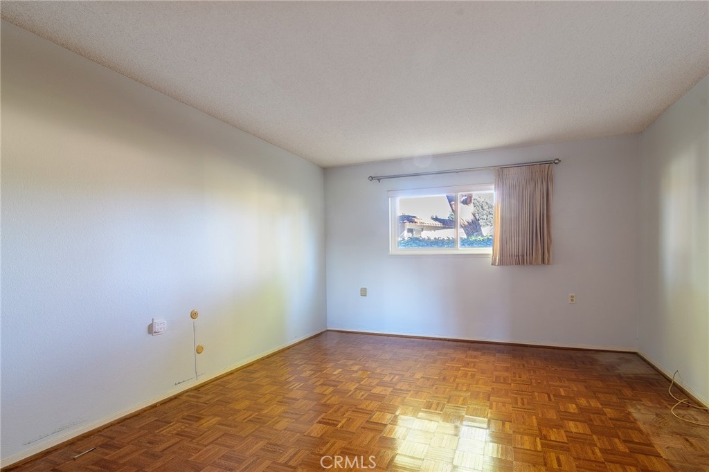 2139 Ronda Granada B