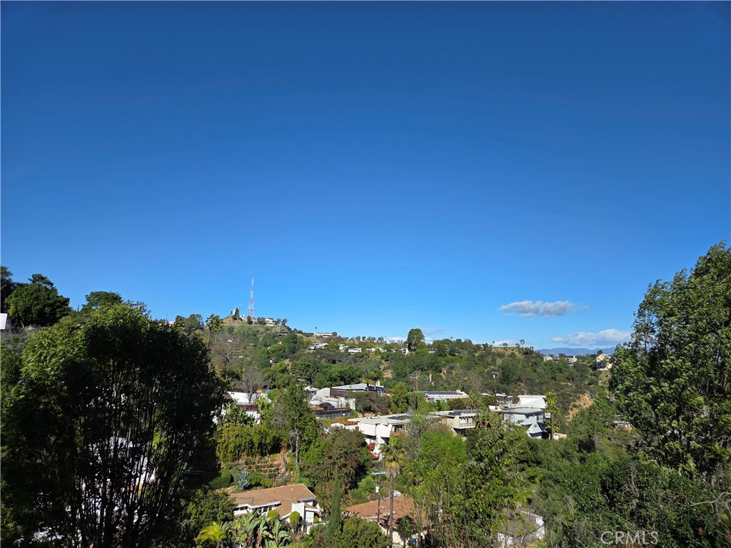 2211 Ridgemont