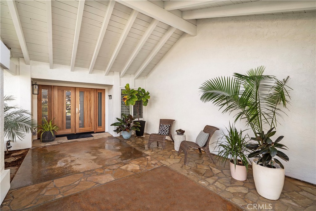 9560 La Amapola Avenue