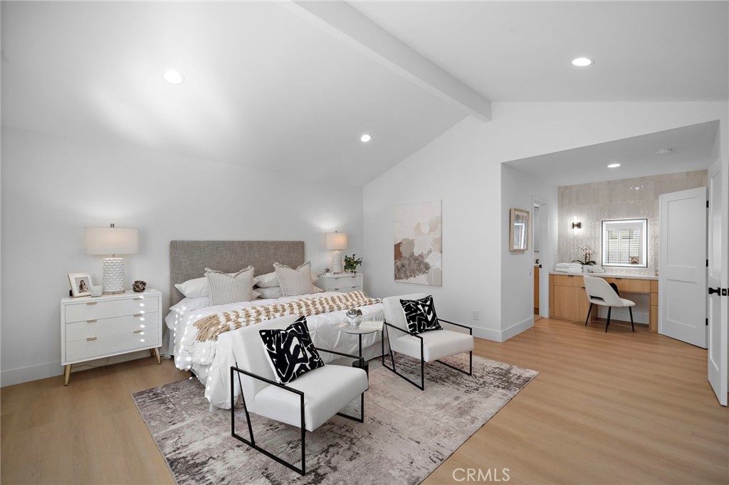 9560 La Amapola Avenue