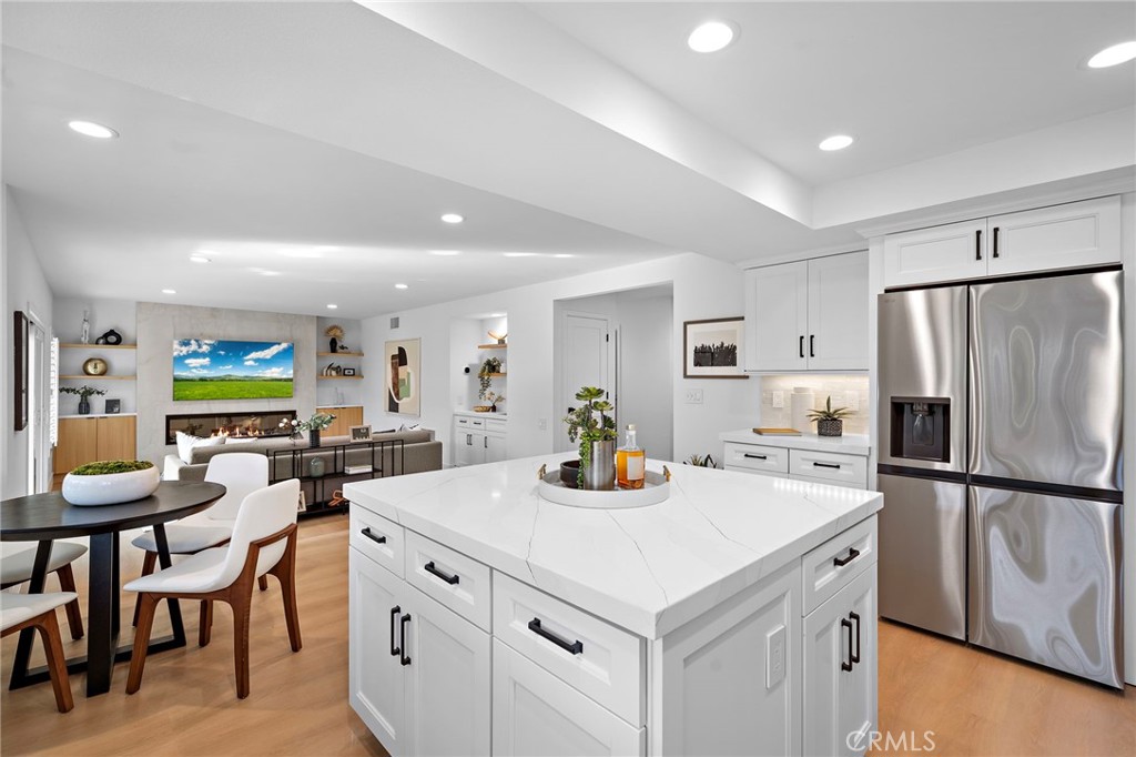 9560 La Amapola Avenue