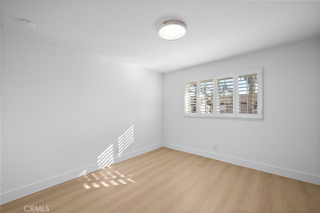 9560 La Amapola Avenue