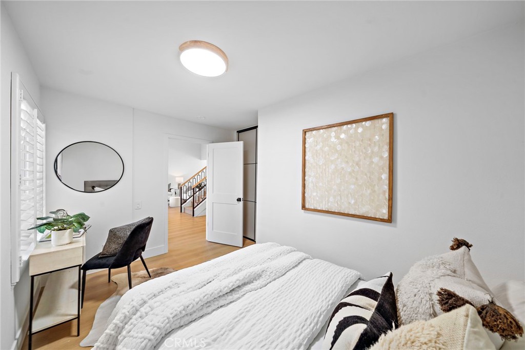 9560 La Amapola Avenue