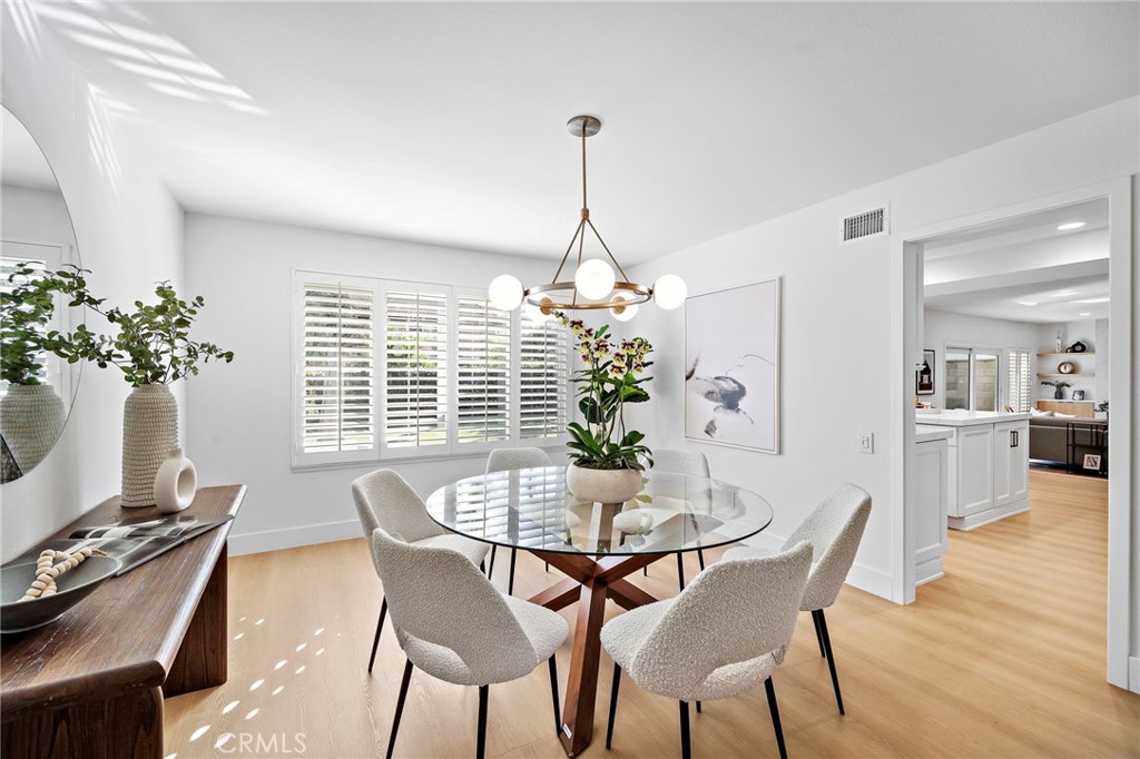 9560 La Amapola Avenue