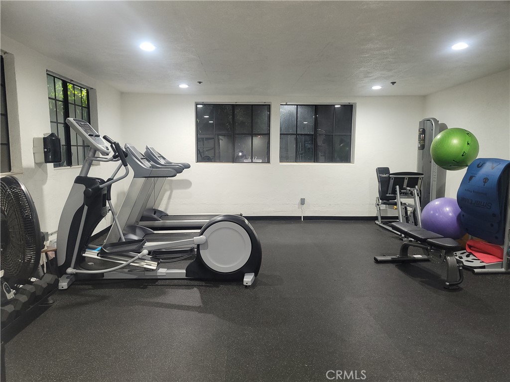 720 W 4th Street 104