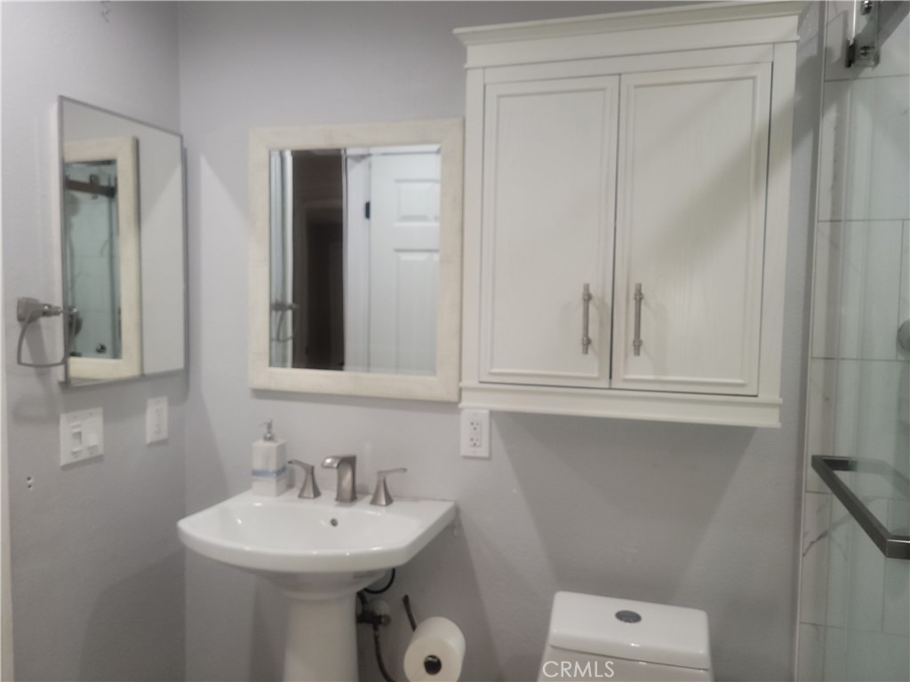 720 W 4th Street 104