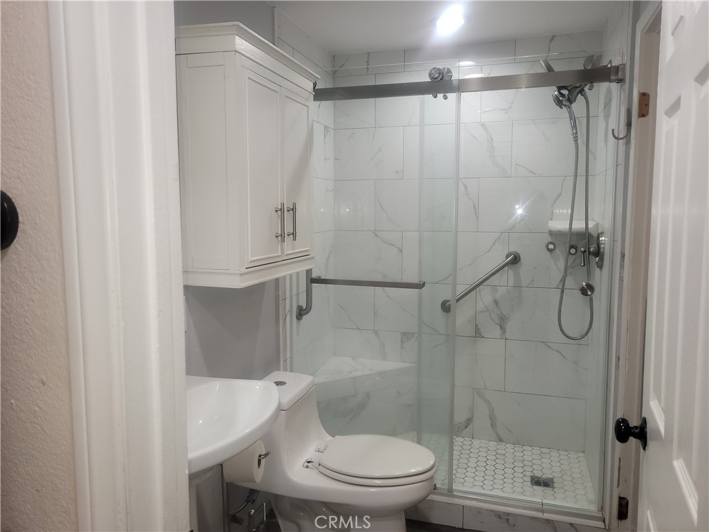 720 W 4th Street 104