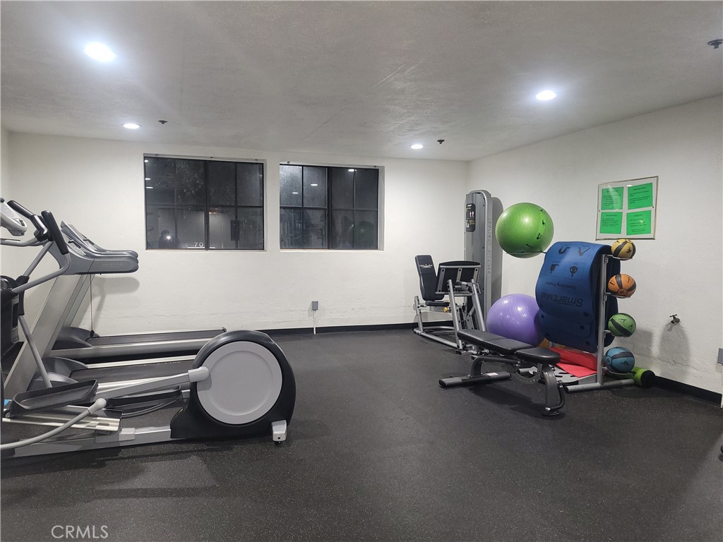 720 W 4th Street 104