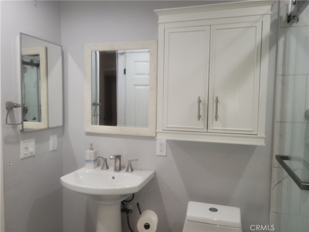 720 W 4th Street 104