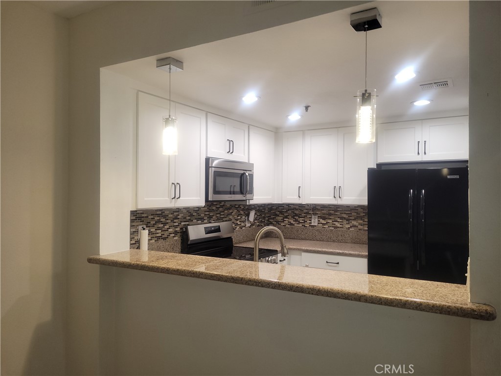 720 W 4th Street 104