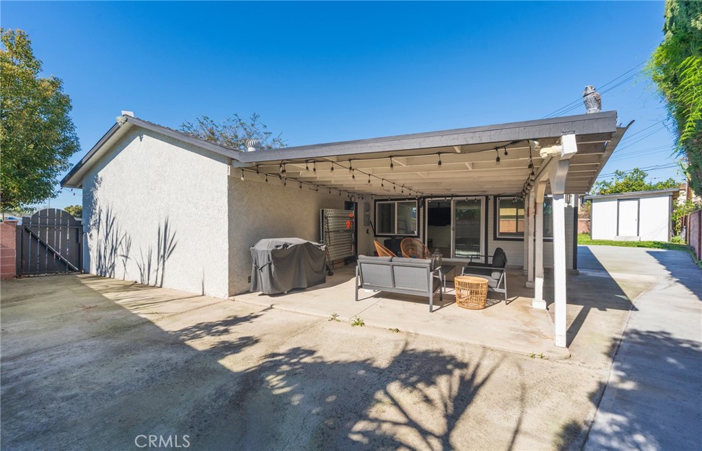 12042 Hackamore