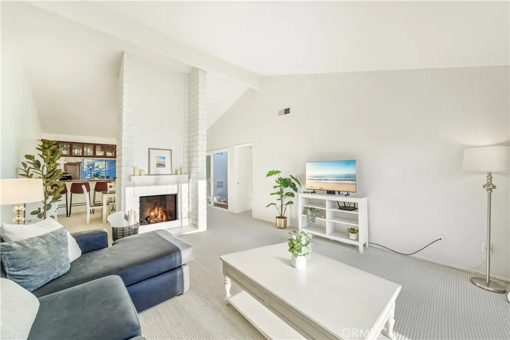 3315 Paseo Halcon